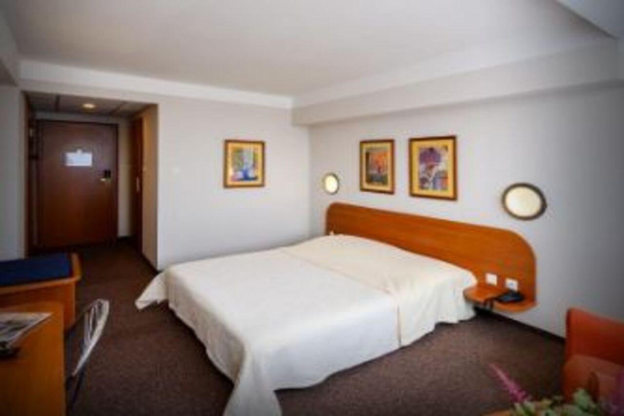 Hotel Lux バンスカー・ビストリツァ エクステリア 写真