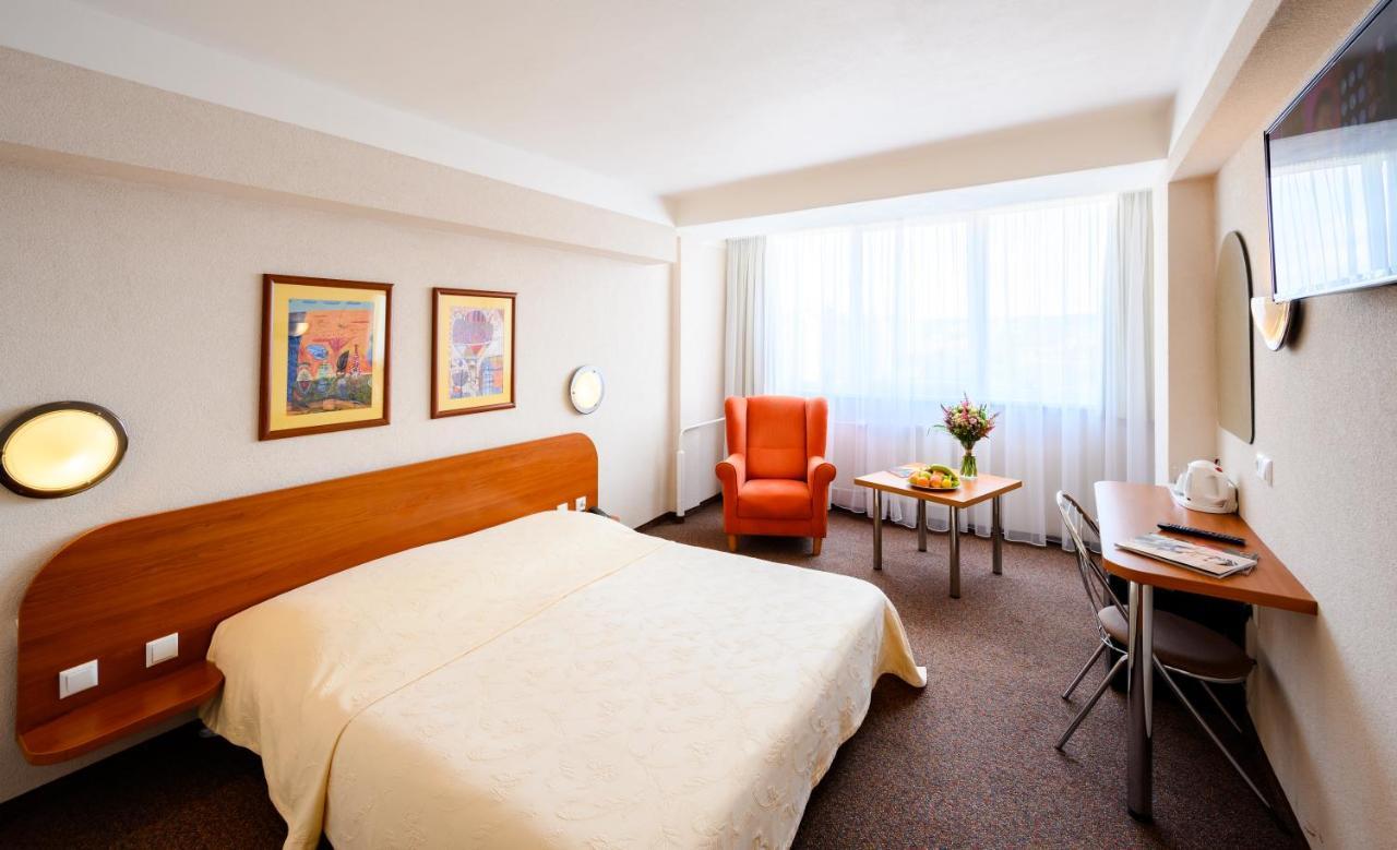 Hotel Lux バンスカー・ビストリツァ エクステリア 写真